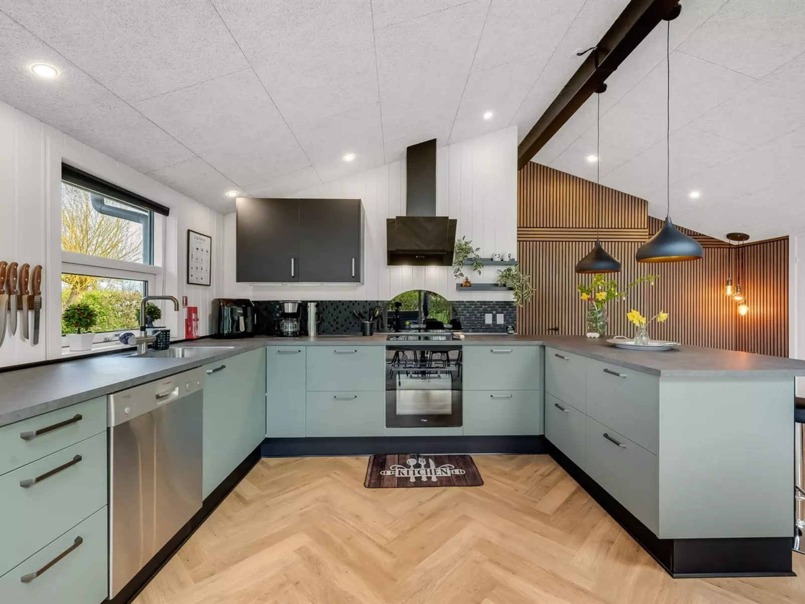 "Ronja" - 100m to the fjord-Binnen