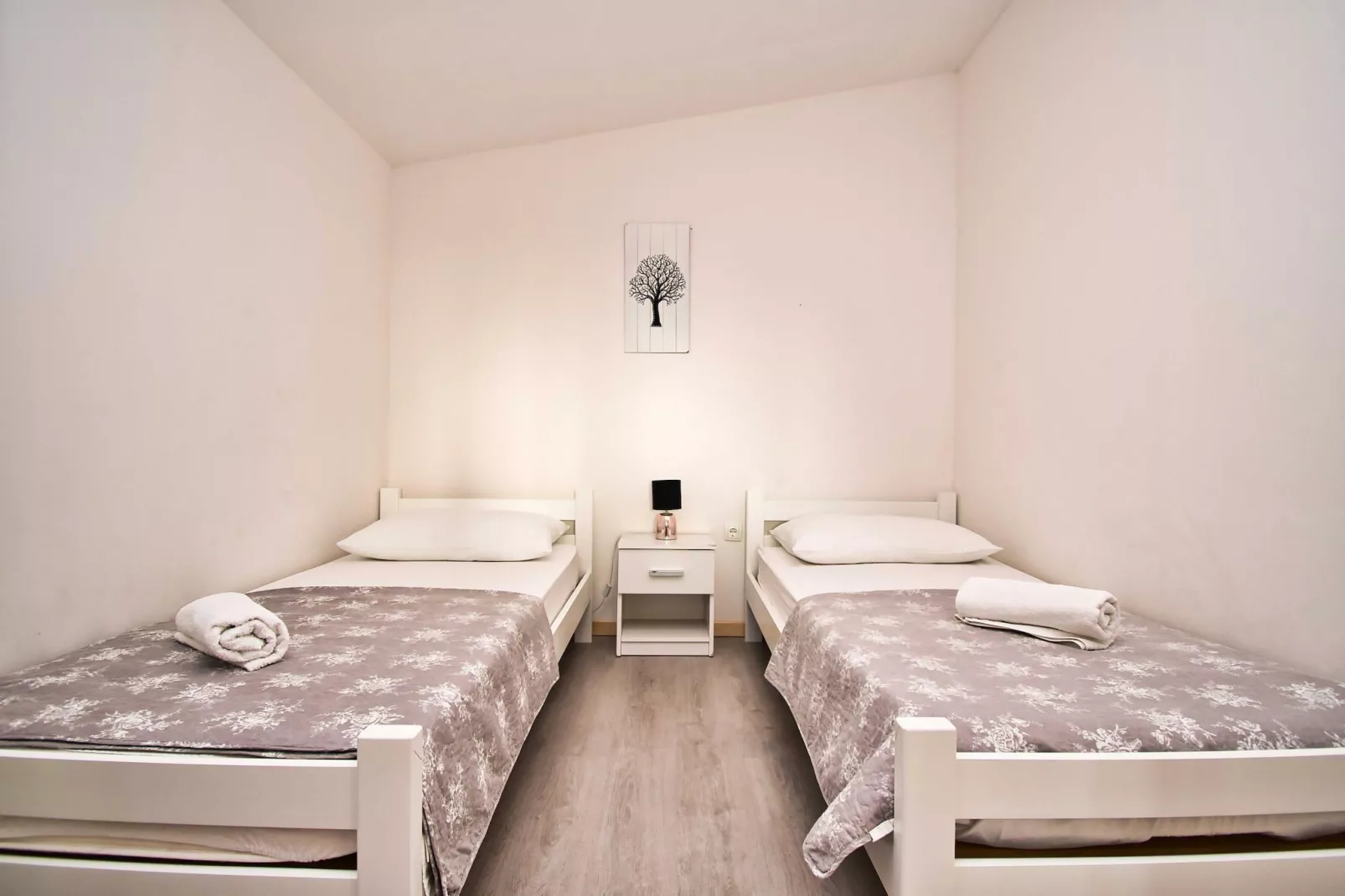 Apartment Visocane with private pool-Slaapkamer