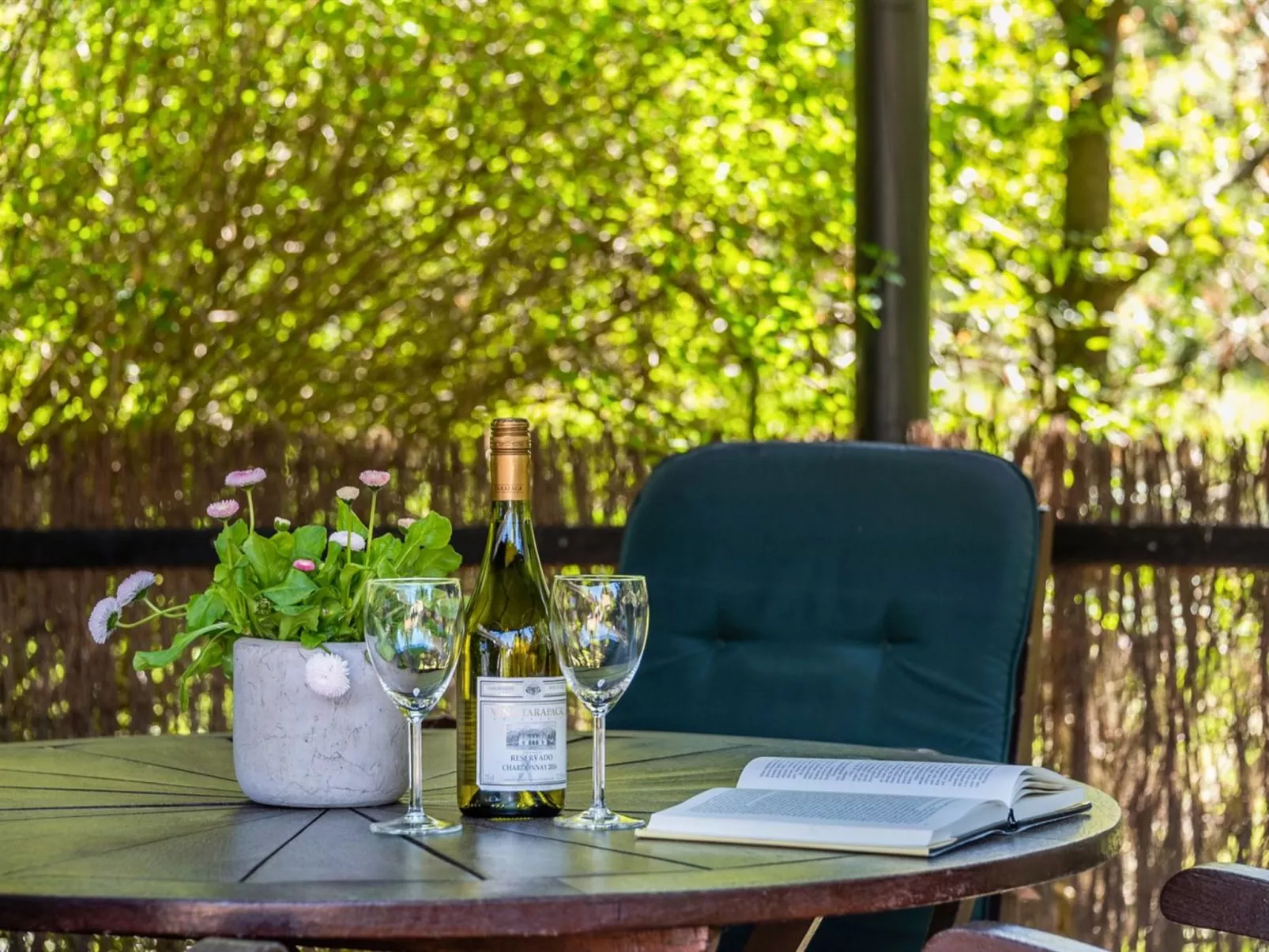 "Jorina" - 700m to the fjord-Buiten