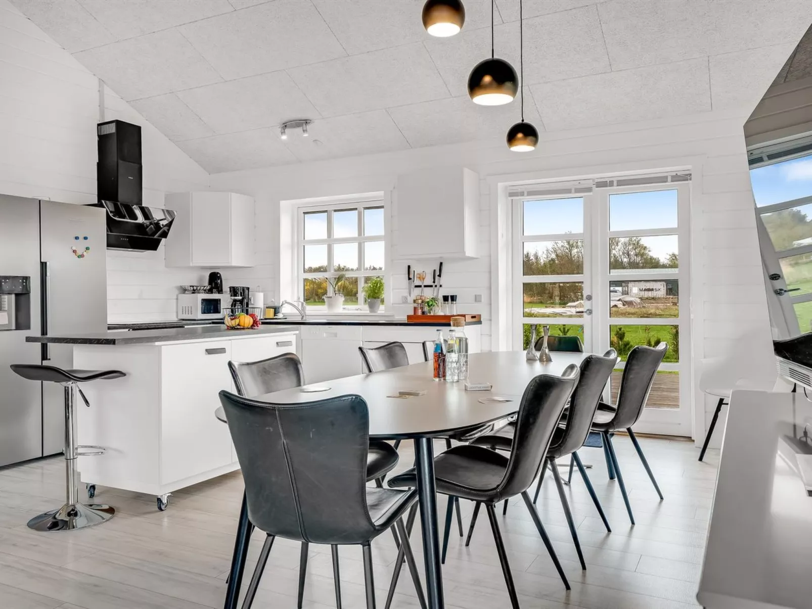 "Gizella" - 500m to the fjord-Binnen