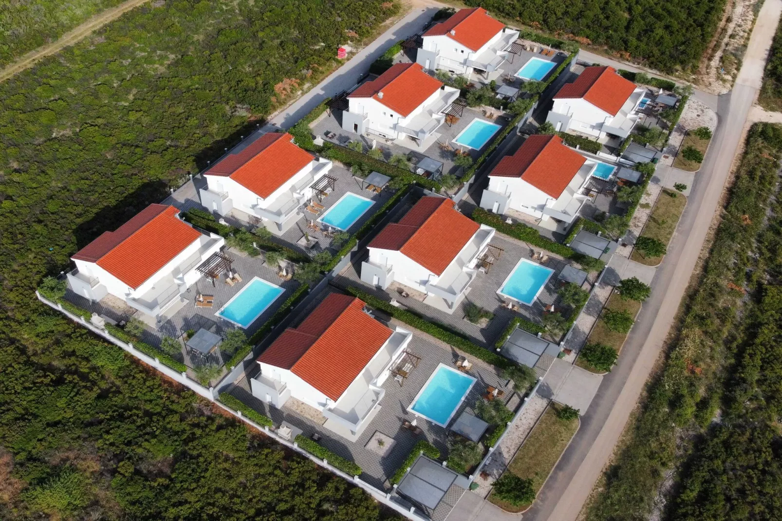 Luxury Escape with Swimming Pool & Modern Design - Superior Four Bedroom Villa with Private Pool ( Villa 2)-Buitenlucht