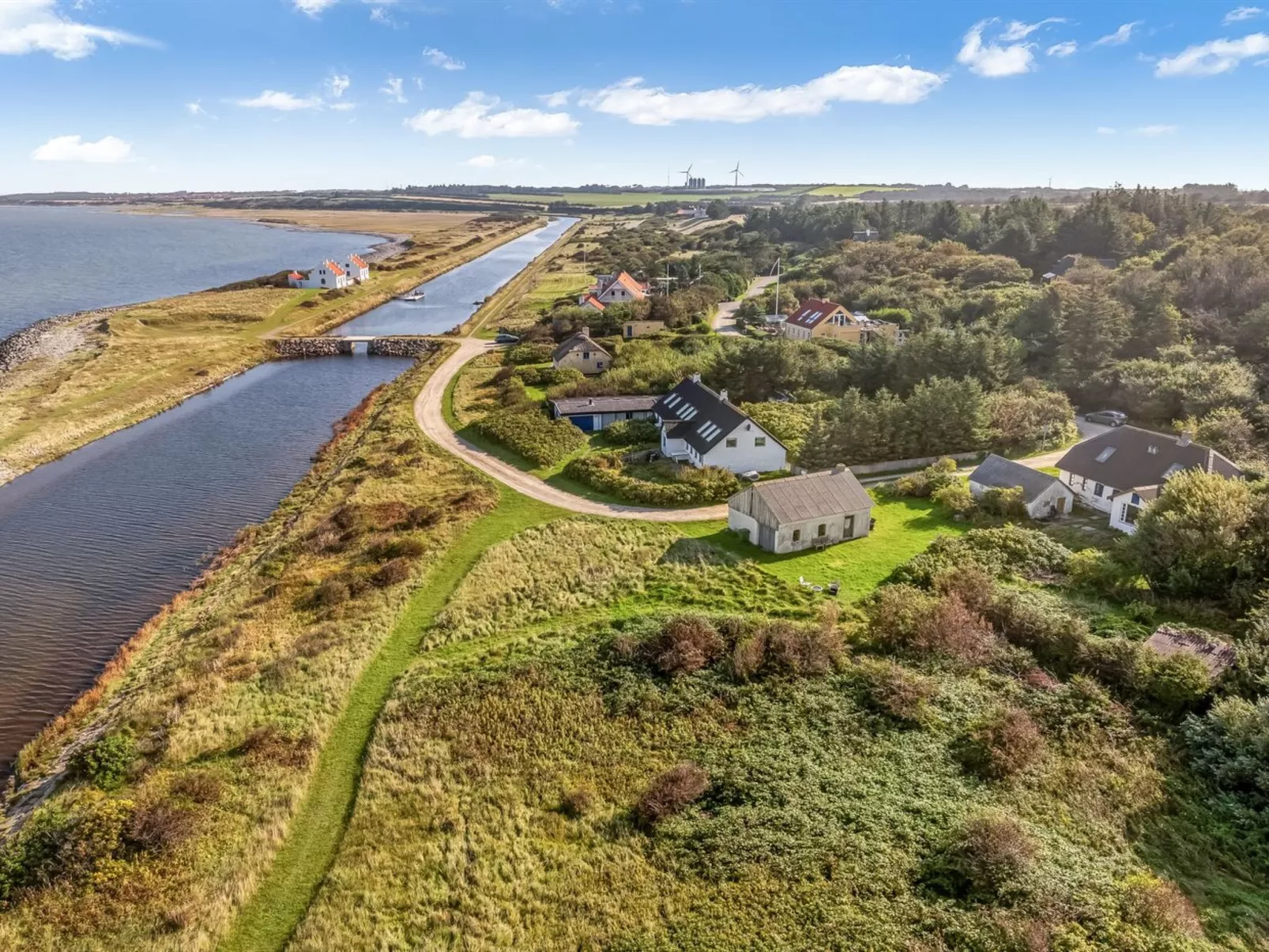 "Agrippa" - 30m to the fjord-Buiten