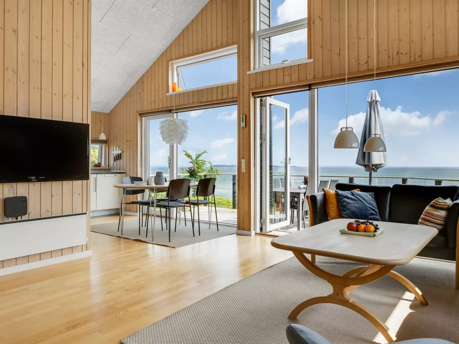 "Majbritt" - 50m from the sea-Binnen