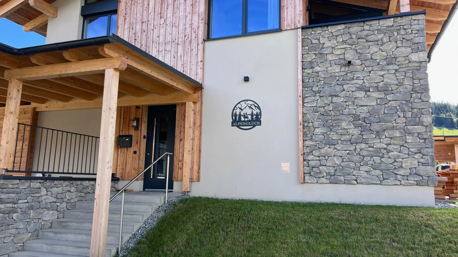 Almchalet Alpenglück-Buitenkant zomer