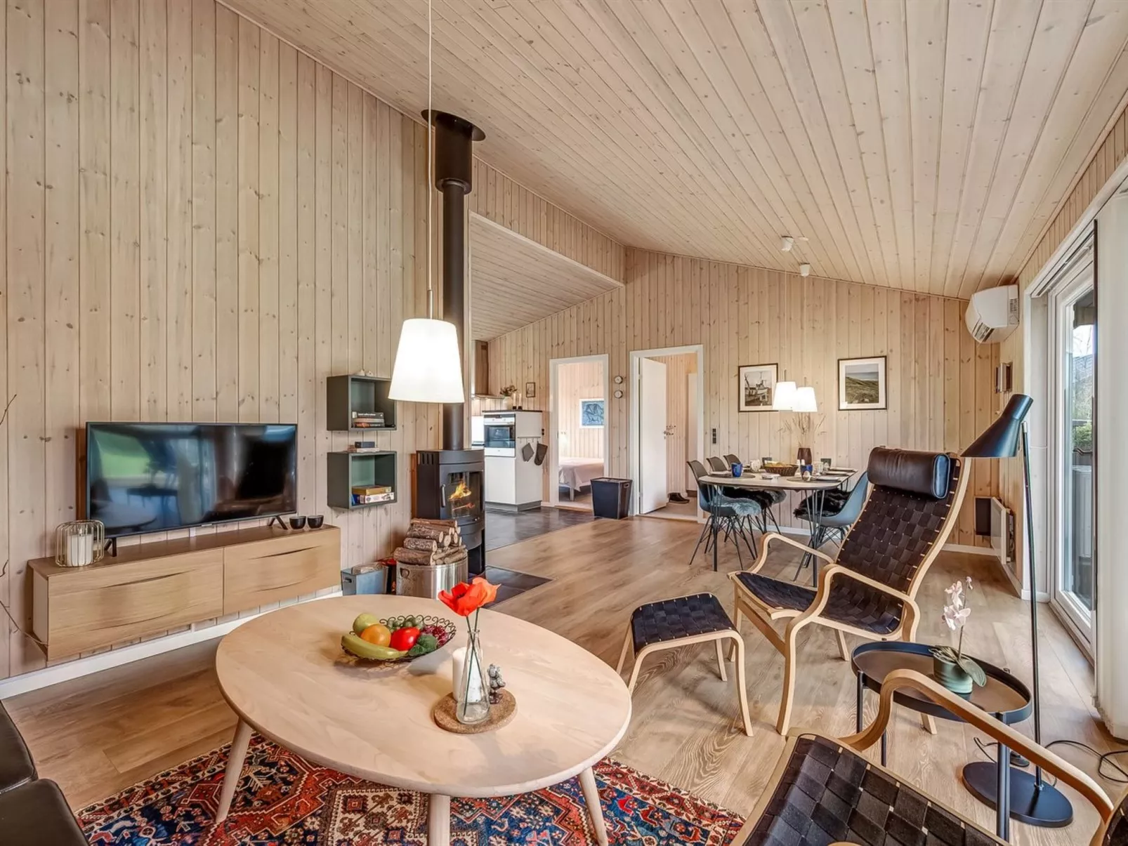 "Anelise" - 800m to the fjord-Binnen