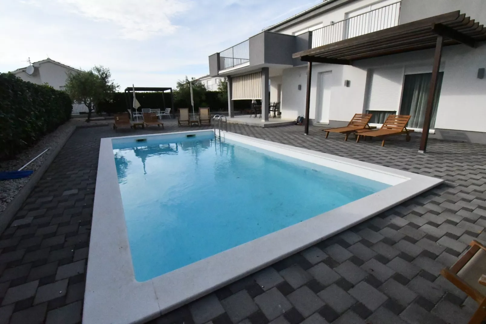 Luxury Escape with Swimming Pool & Modern Design -Deluxe Four Bedroom Villa with Private Pool (Villa 6)-Zwembad