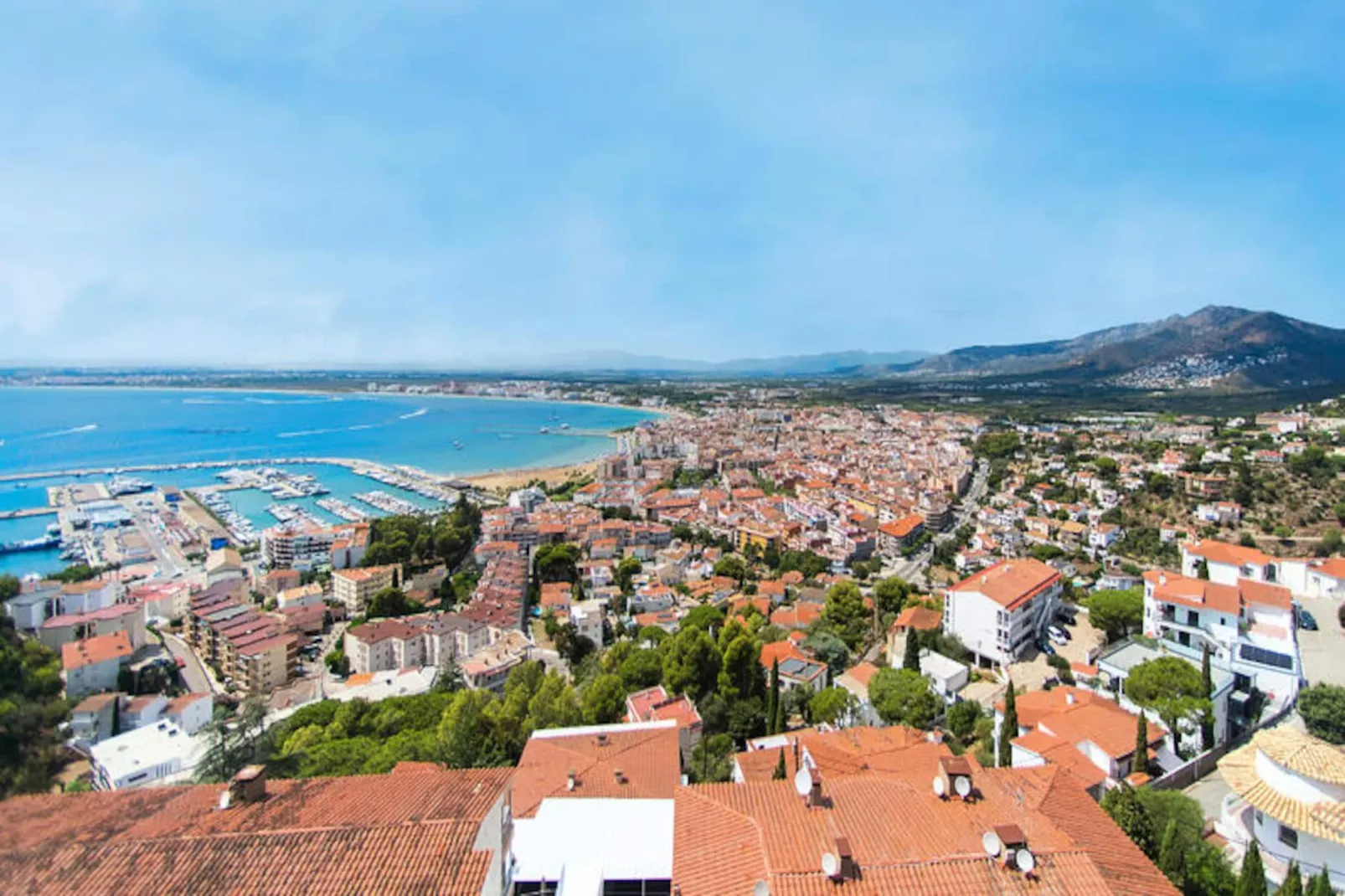 Maison à Roses-Niet-getagd