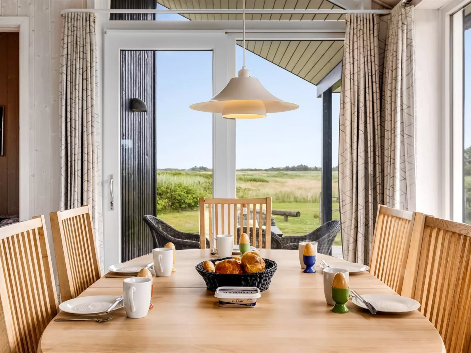 "Mara" -  from the sea-Binnen