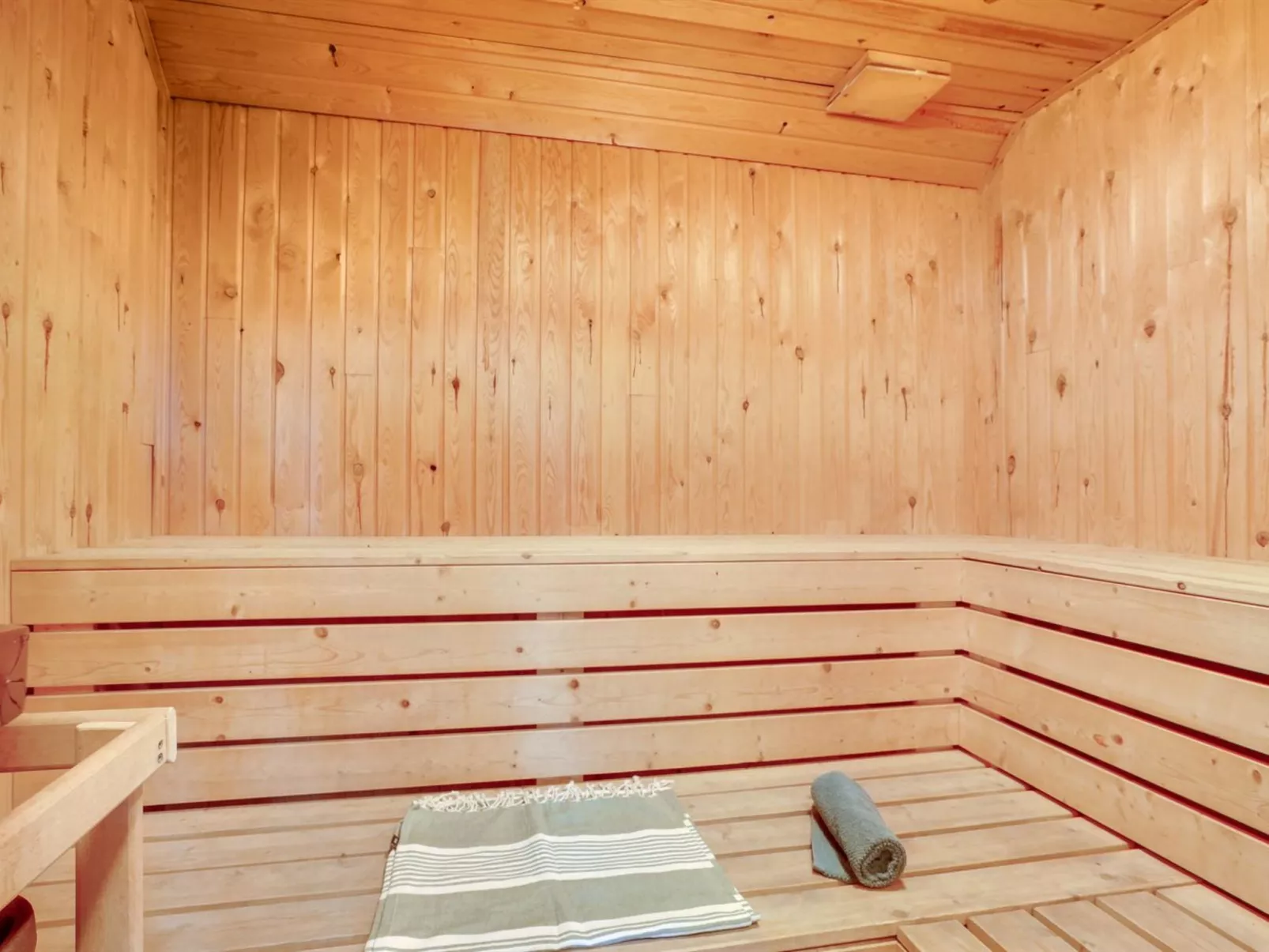 "Answald" - 250m from the sea-Binnen