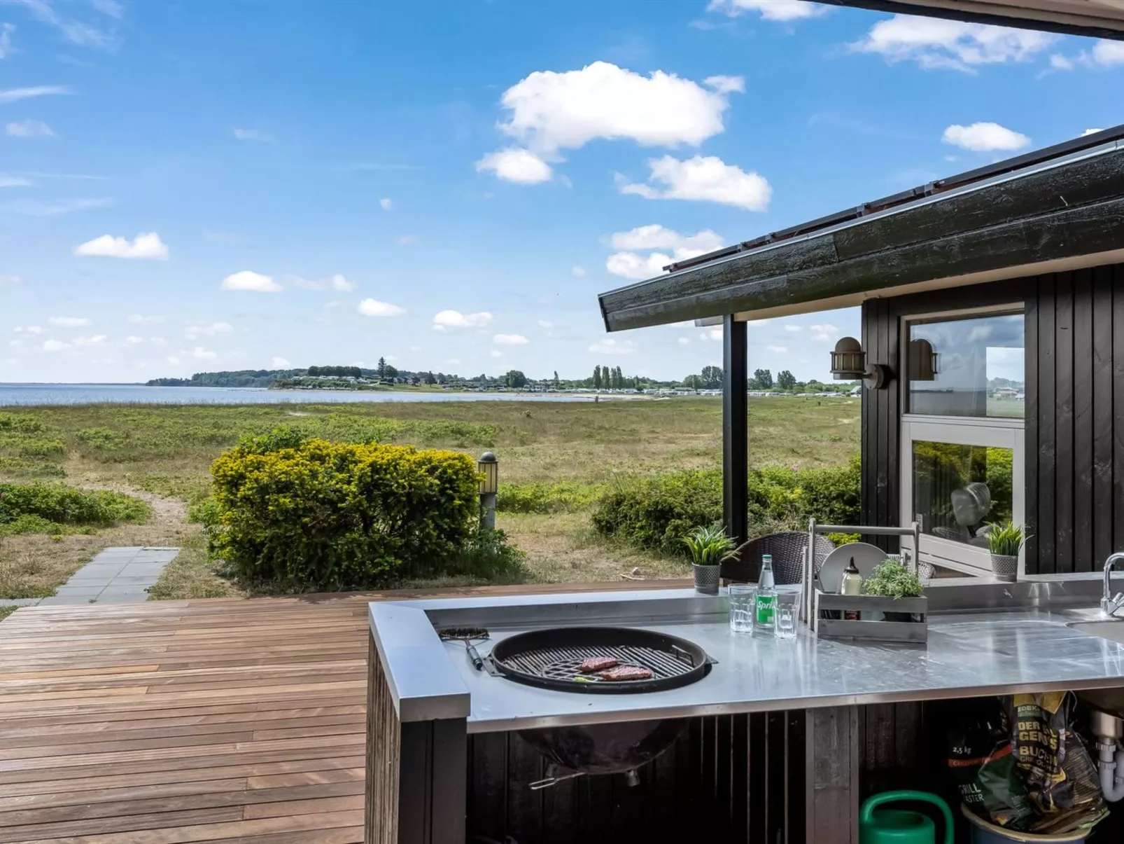 "Xaverius" - 30m from the sea-Buiten