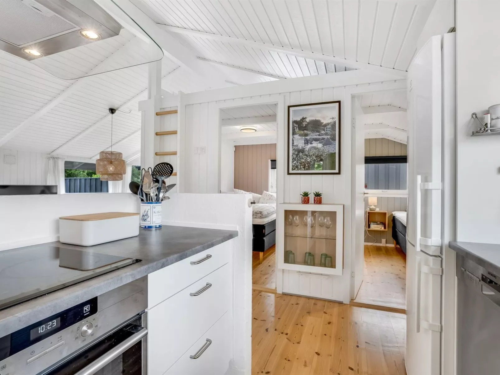 "Ellie" - 700m from the sea-Binnen