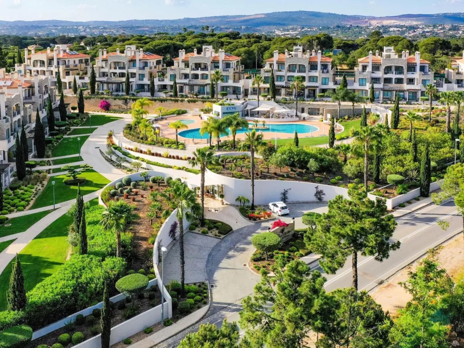 Pine Hills Diadema-Buiten