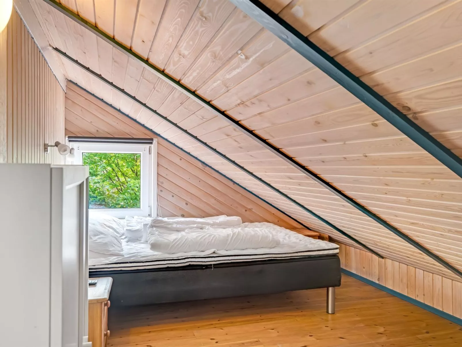 "Eisa" - 300m to the fjord-Binnen