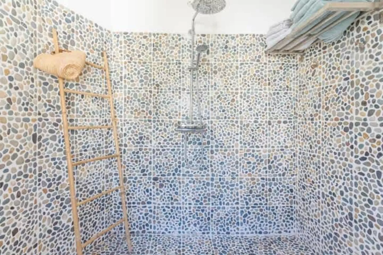 Mas de Corinne-Badkamer