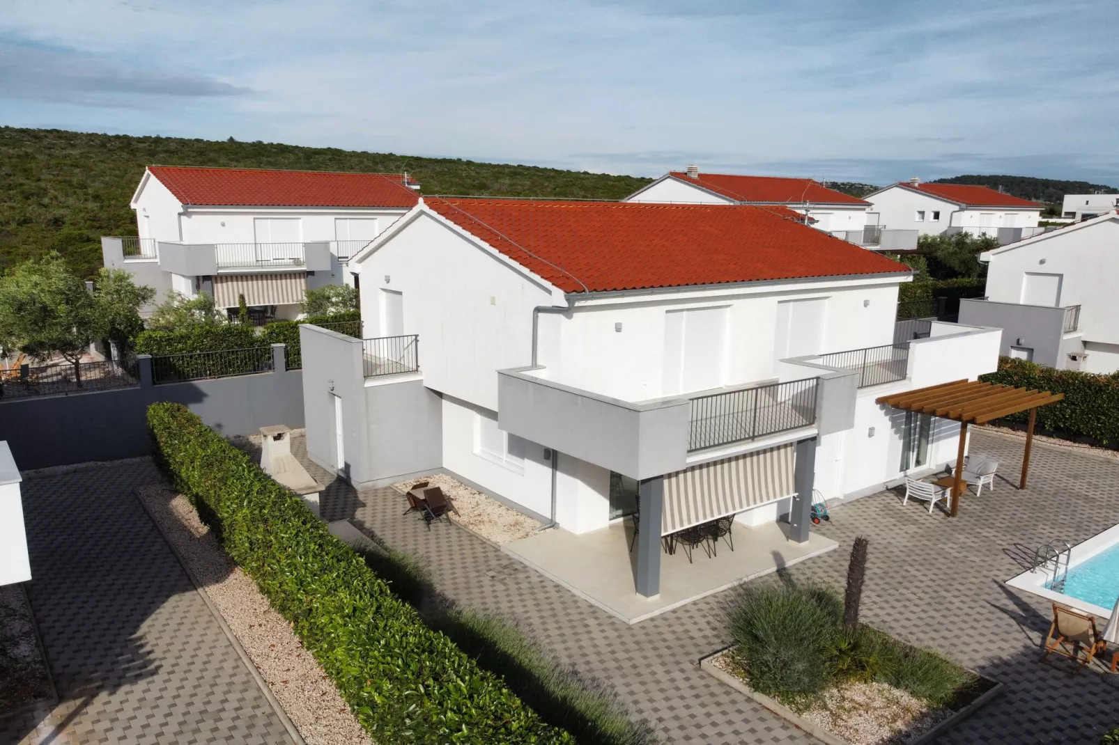 Luxury Escape with Swimming Pool & Modern Design - Superior Four Bedroom Villa with Private Pool ( Villa 2)-Buitenlucht