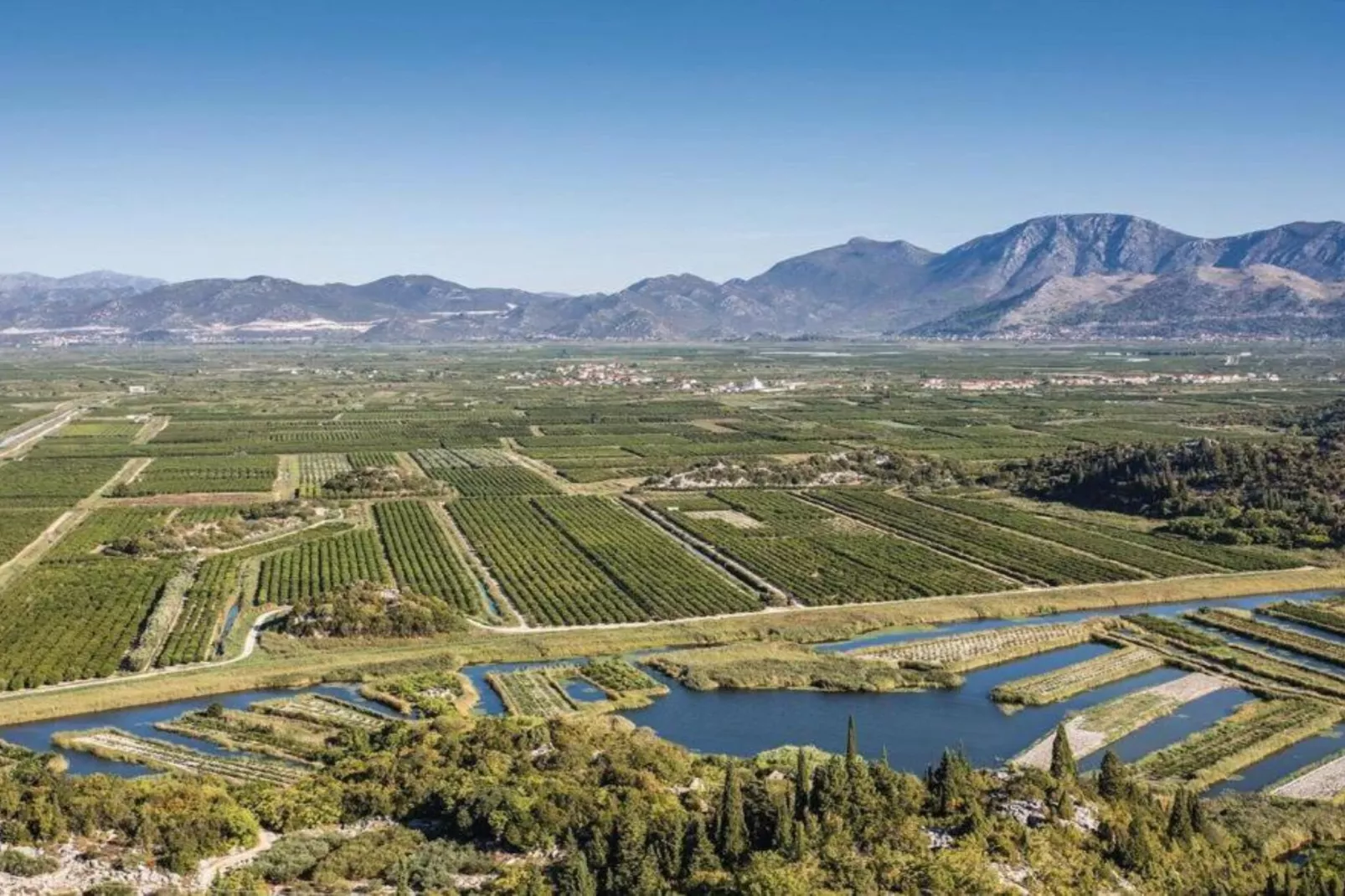 One-Bedroom Apartment With Lake View-Uitzicht