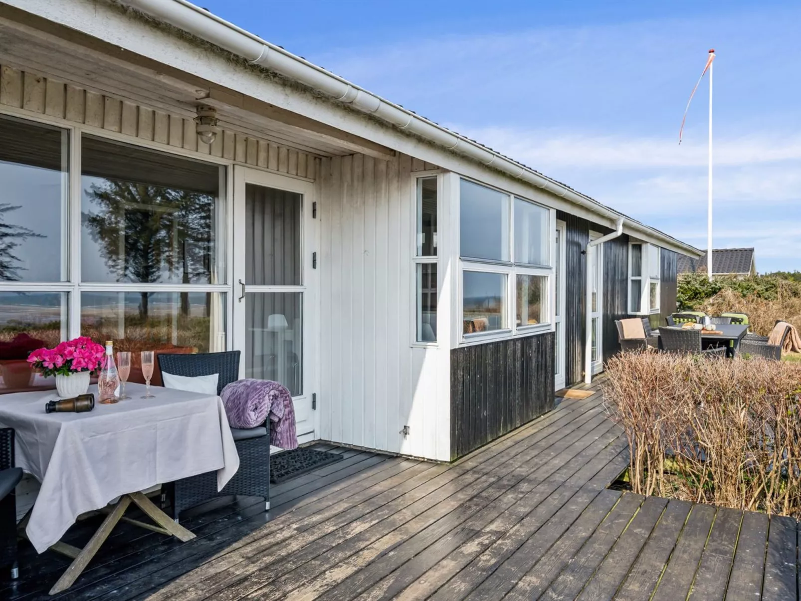 "Wrage" -  from the sea-Buiten