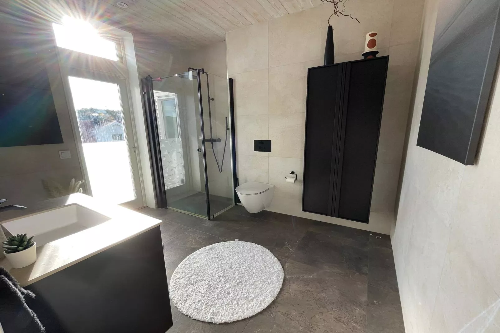 Kustwoning in Sandvik met zwembad-Binnen