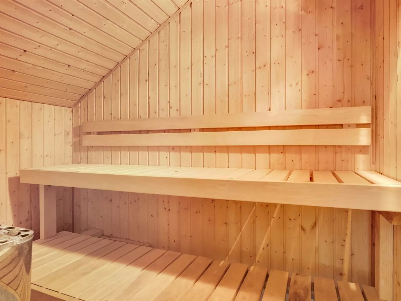 "Eisa" - 300m to the fjord-Binnen