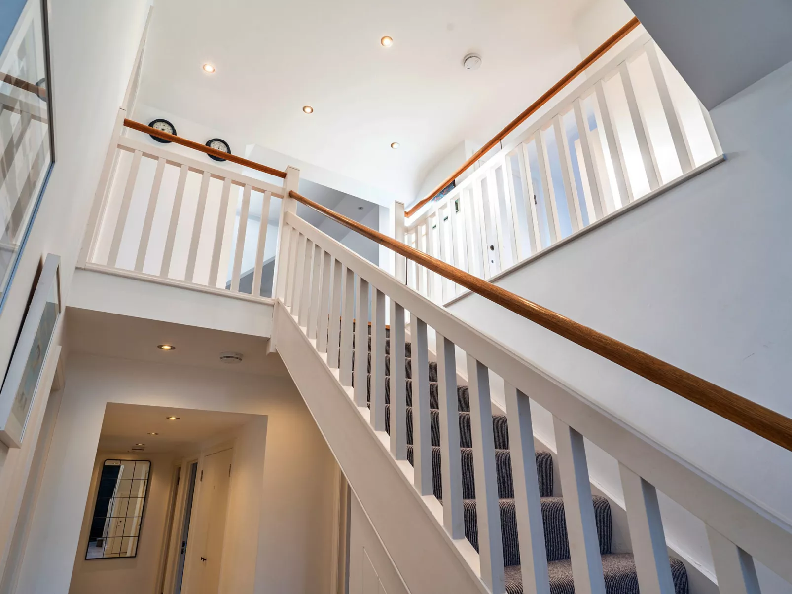 Dingles Cottage-Binnen