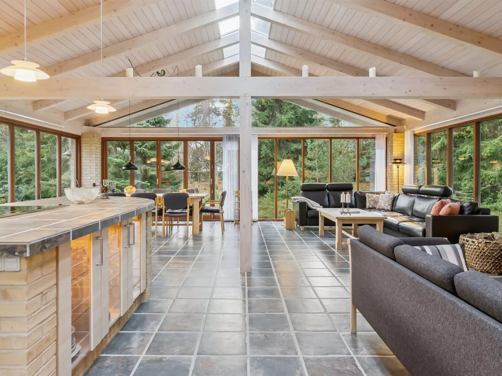 "Jorid" -  from the sea-Binnen