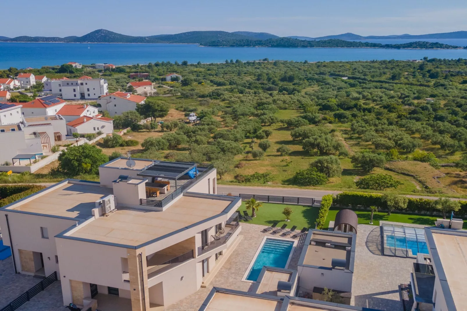 Four-Bedroom Villa With Pool-Uitzicht