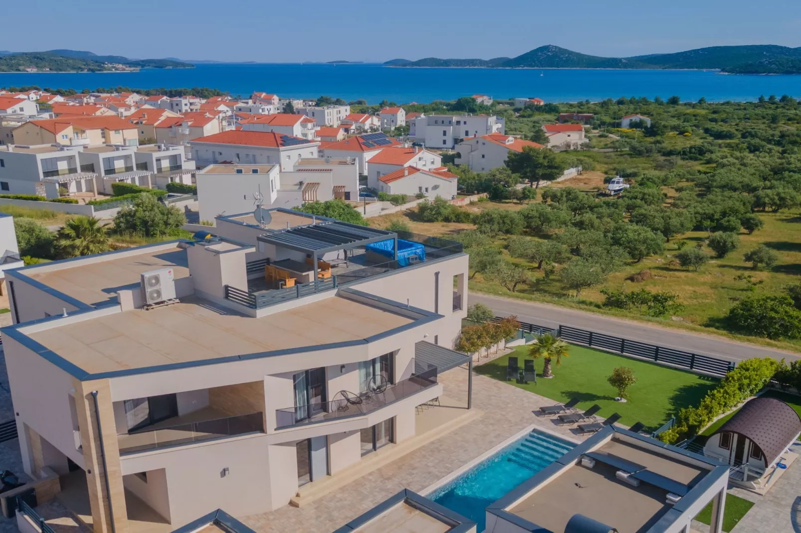 Four-Bedroom Villa With Pool-Uitzicht