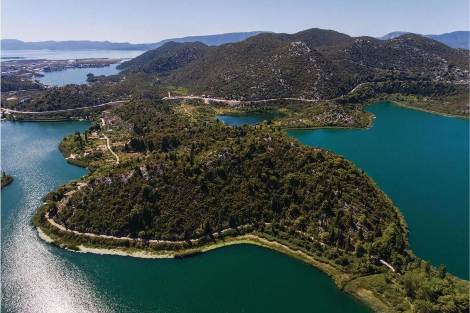 One-Bedroom Apartment With Lake View-Uitzicht