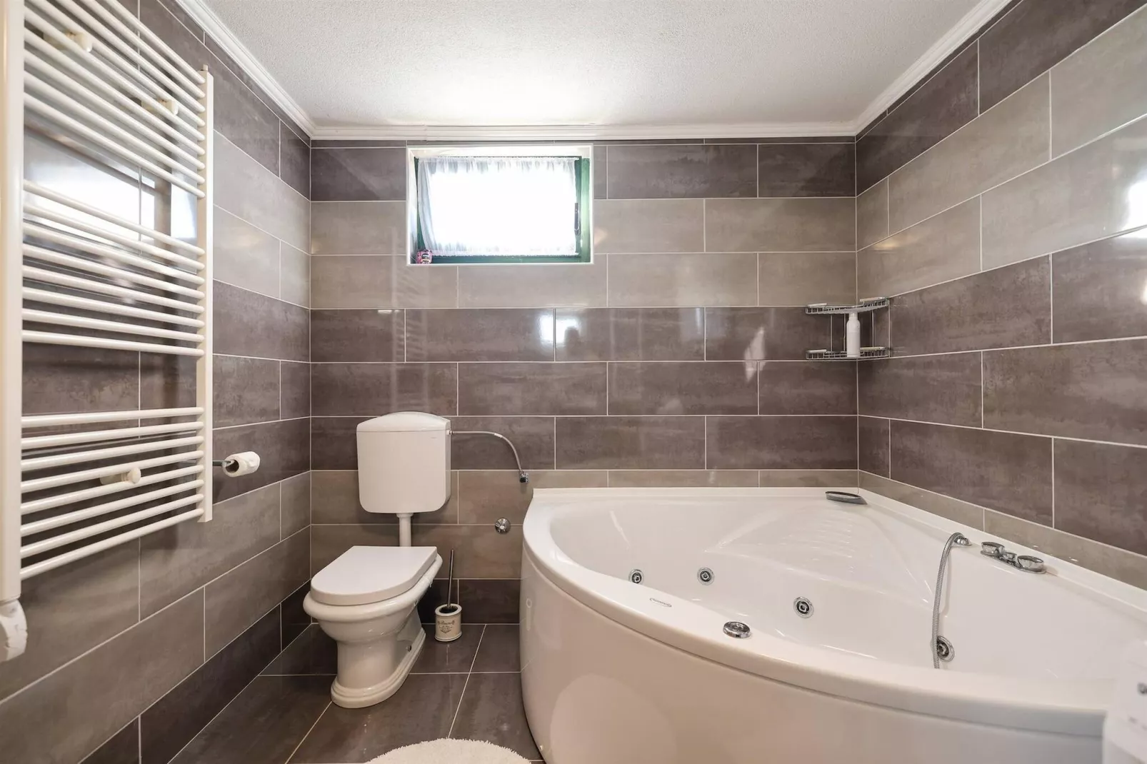 Authentic Villa Vita-Badkamer