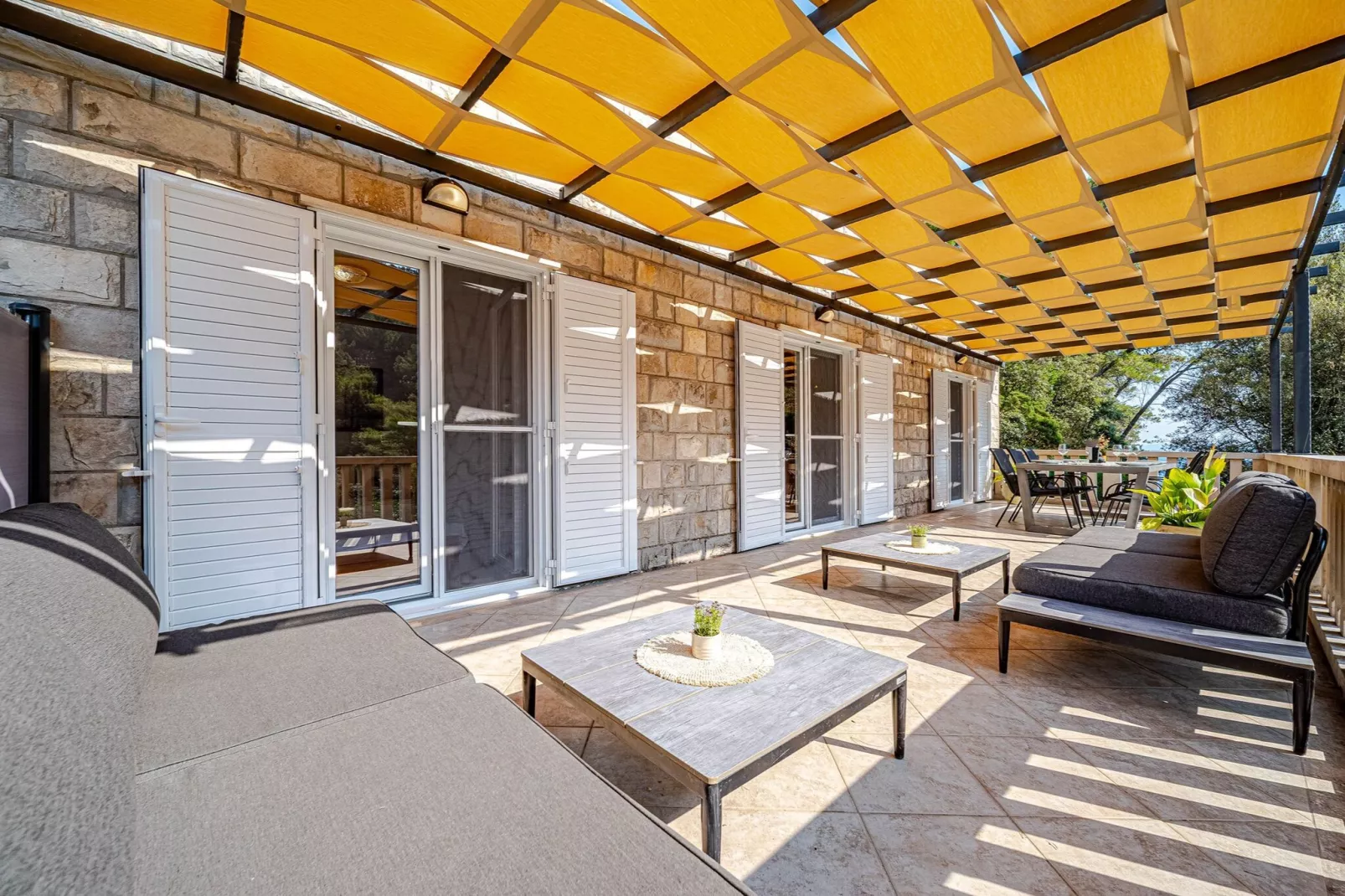 Holiday Home Island Gem - Five  Bedroom Apartment-Terras