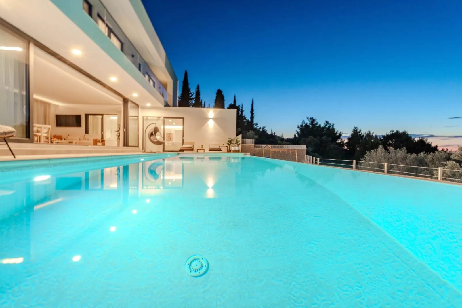 Holiday Home Good Life-Zwembad