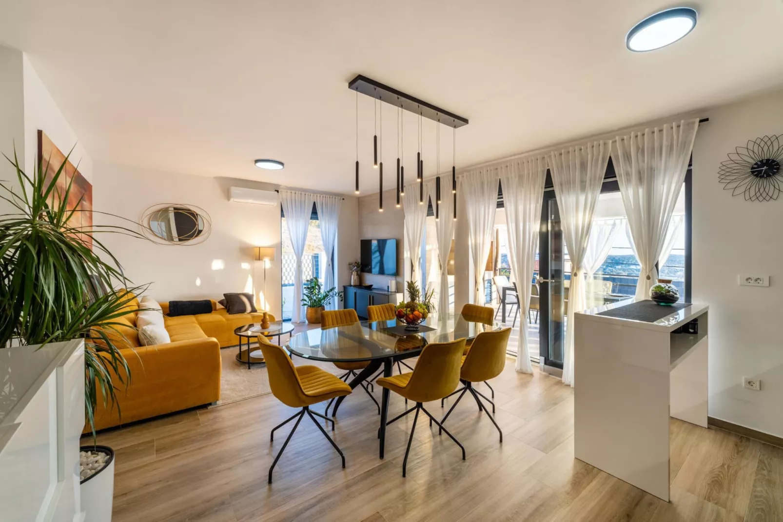 Sea view Villa Rica-Eetkamer