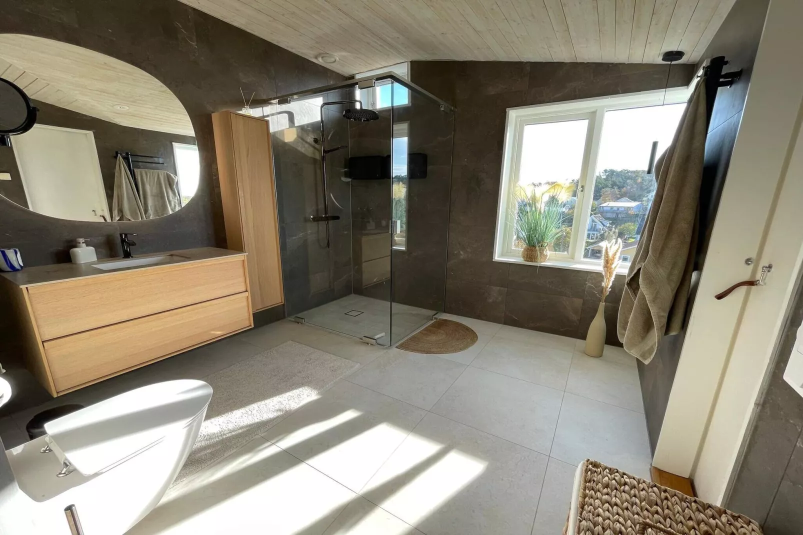 Kustwoning in Sandvik met zwembad-Binnen