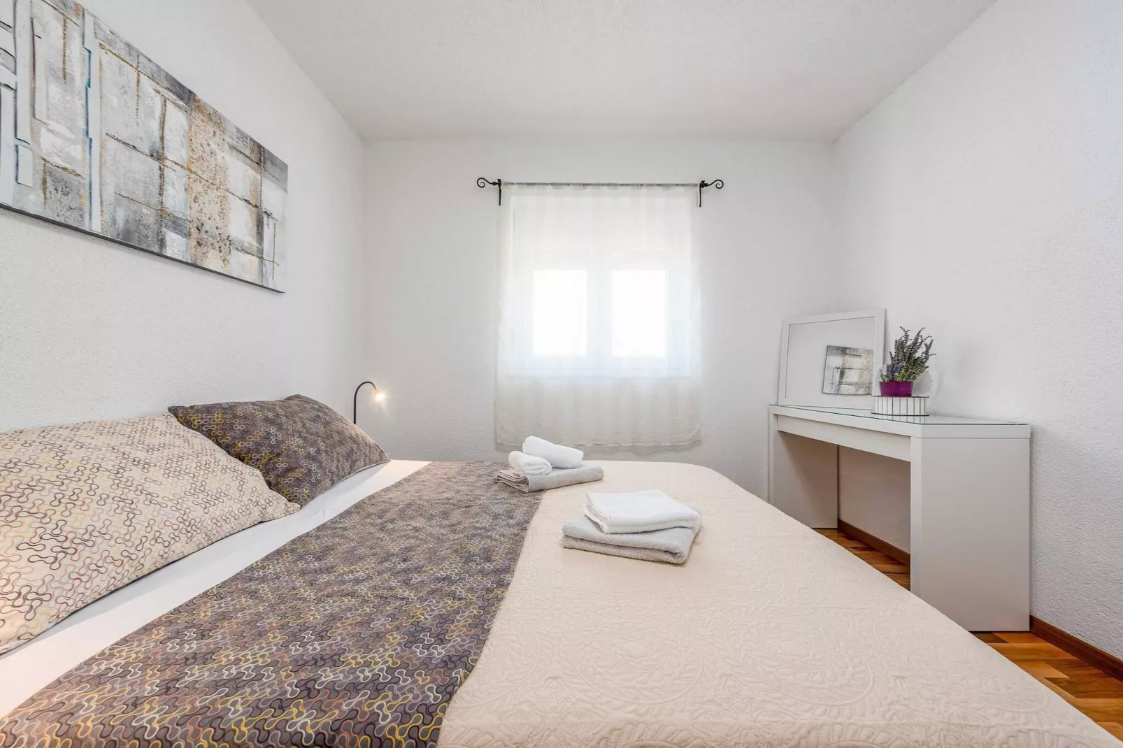 Villa Pezer with heated pool & sauna-Slaapkamer