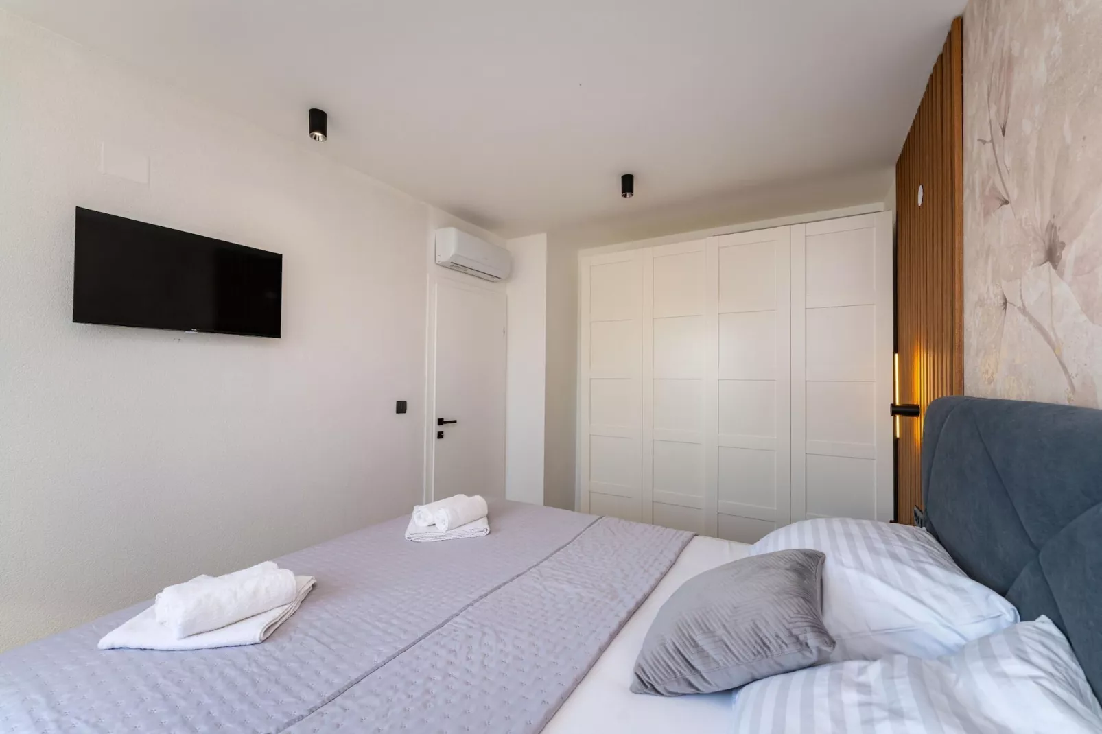 Sea view apartment LaMag-Slaapkamer