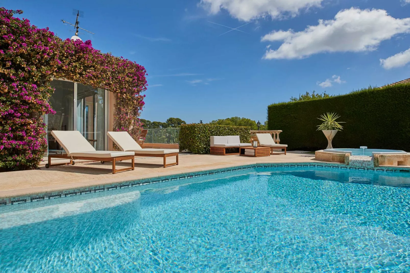 AP-652-PERTUADES-Niet-getagd