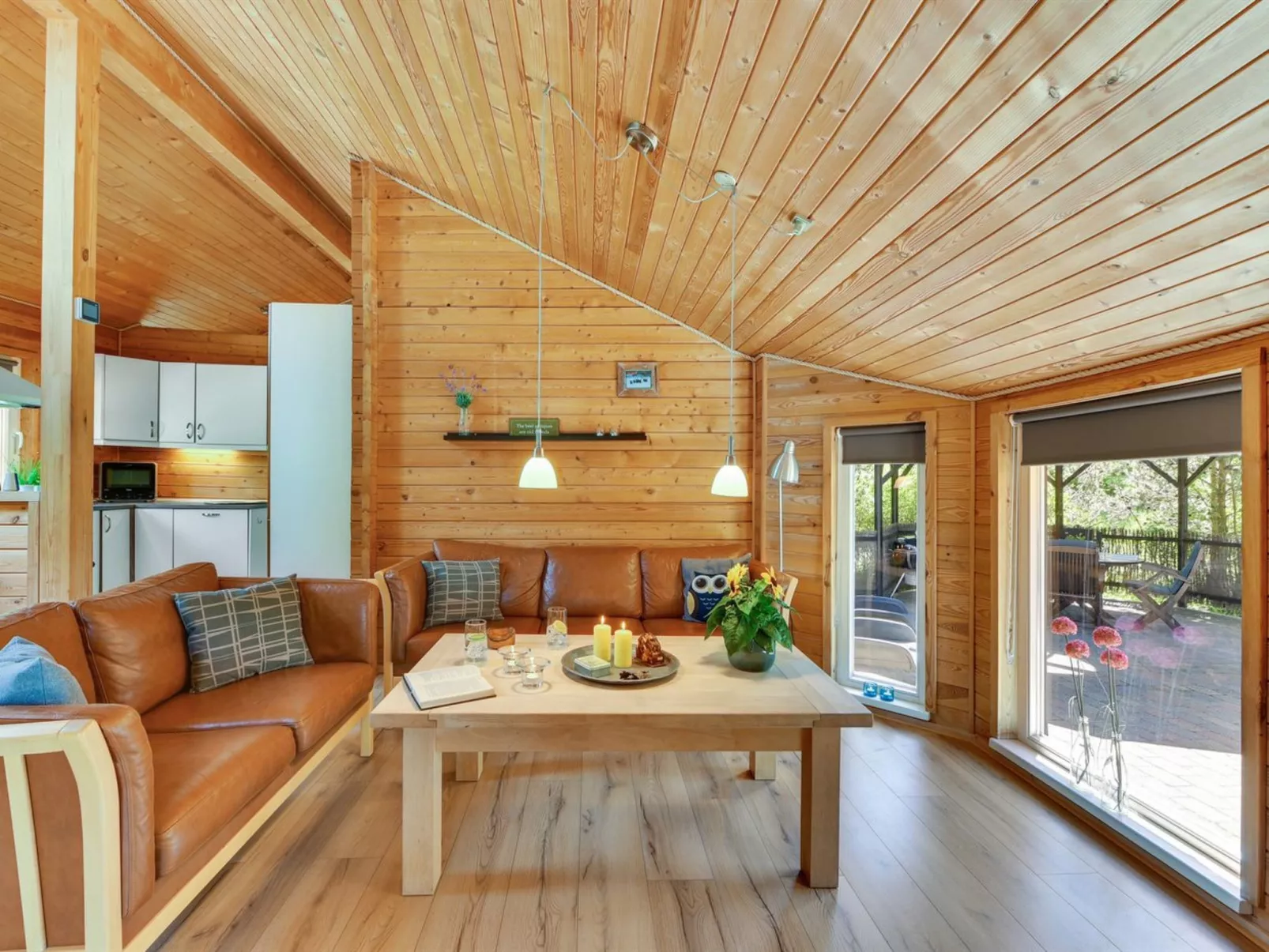 "Jorina" - 700m to the fjord-Binnen