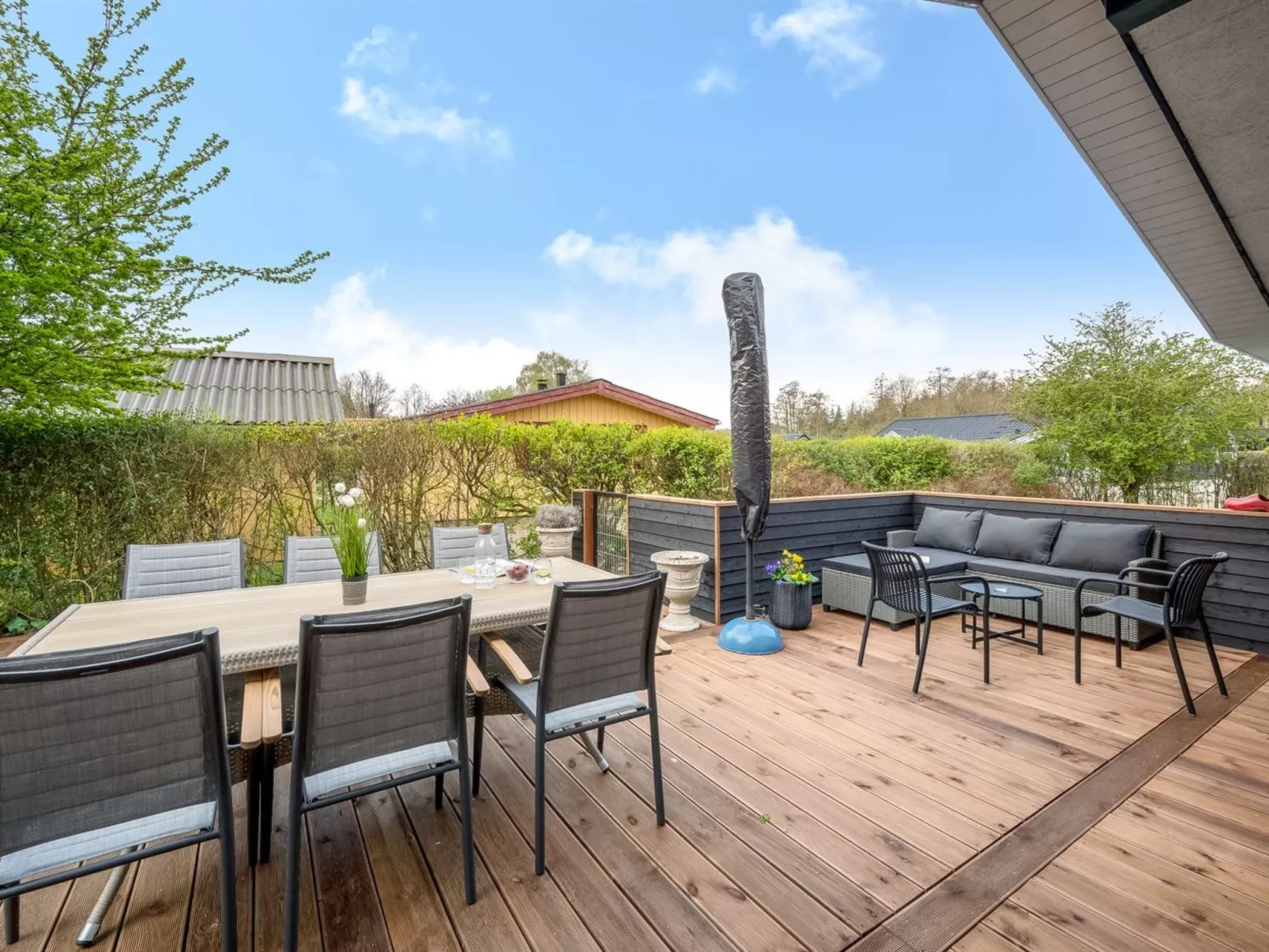 "Ronja" - 100m to the fjord-Buiten