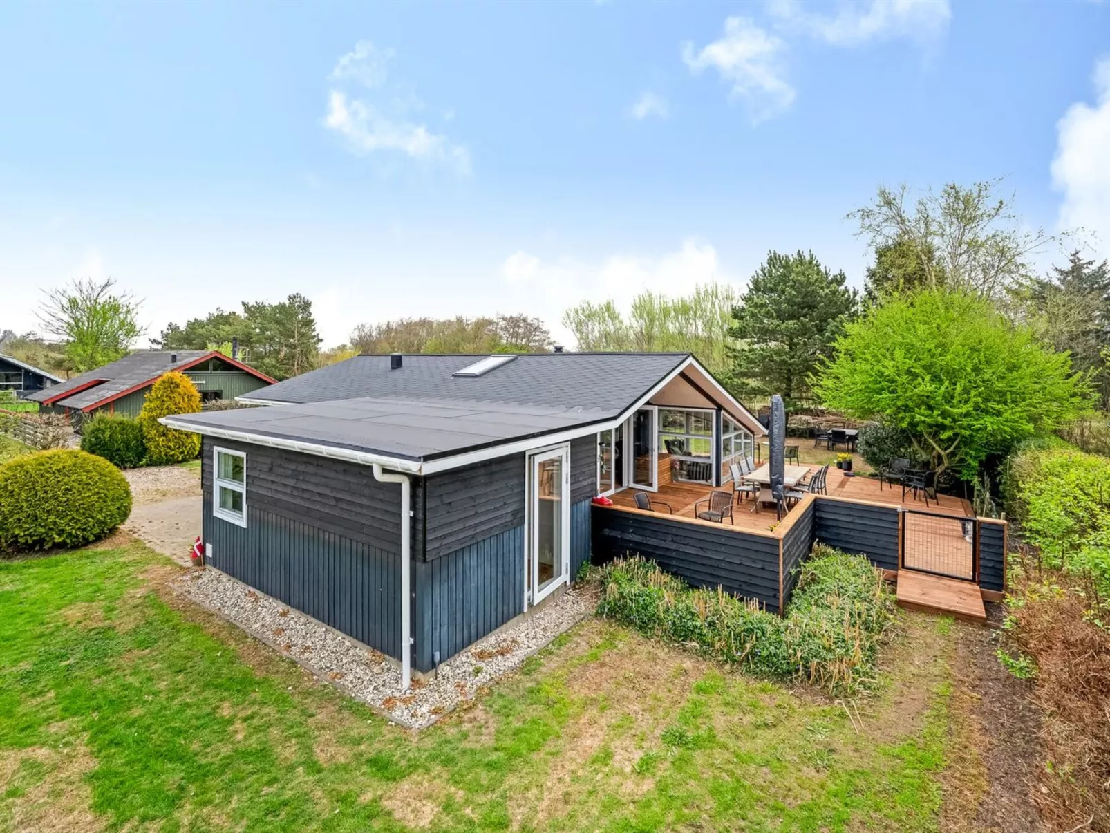 "Ronja" - 100m to the fjord-Buiten