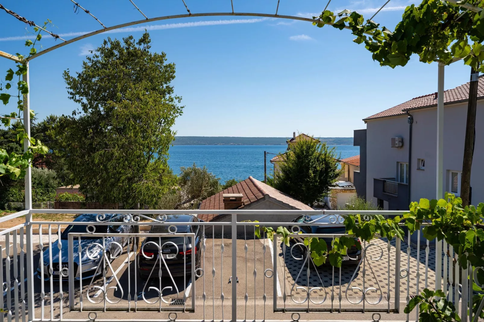 Vacation house Maslenica-Uitzicht zomer