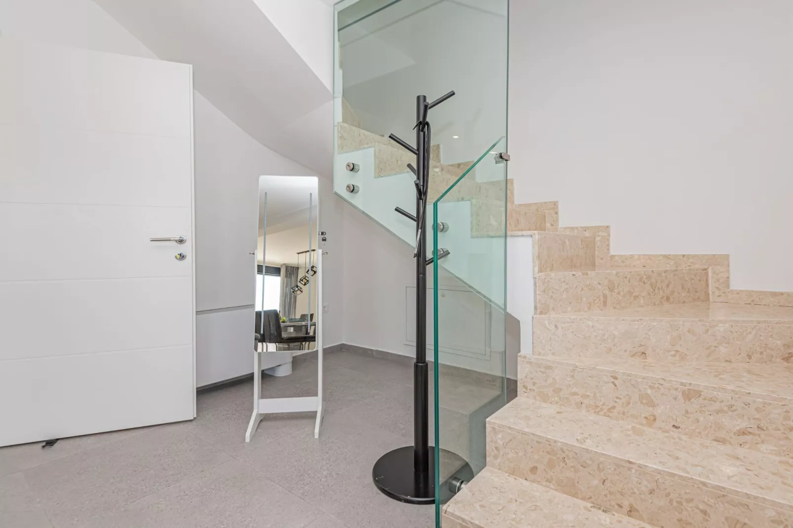 Four-Bedroom Villa With Pool-Trap