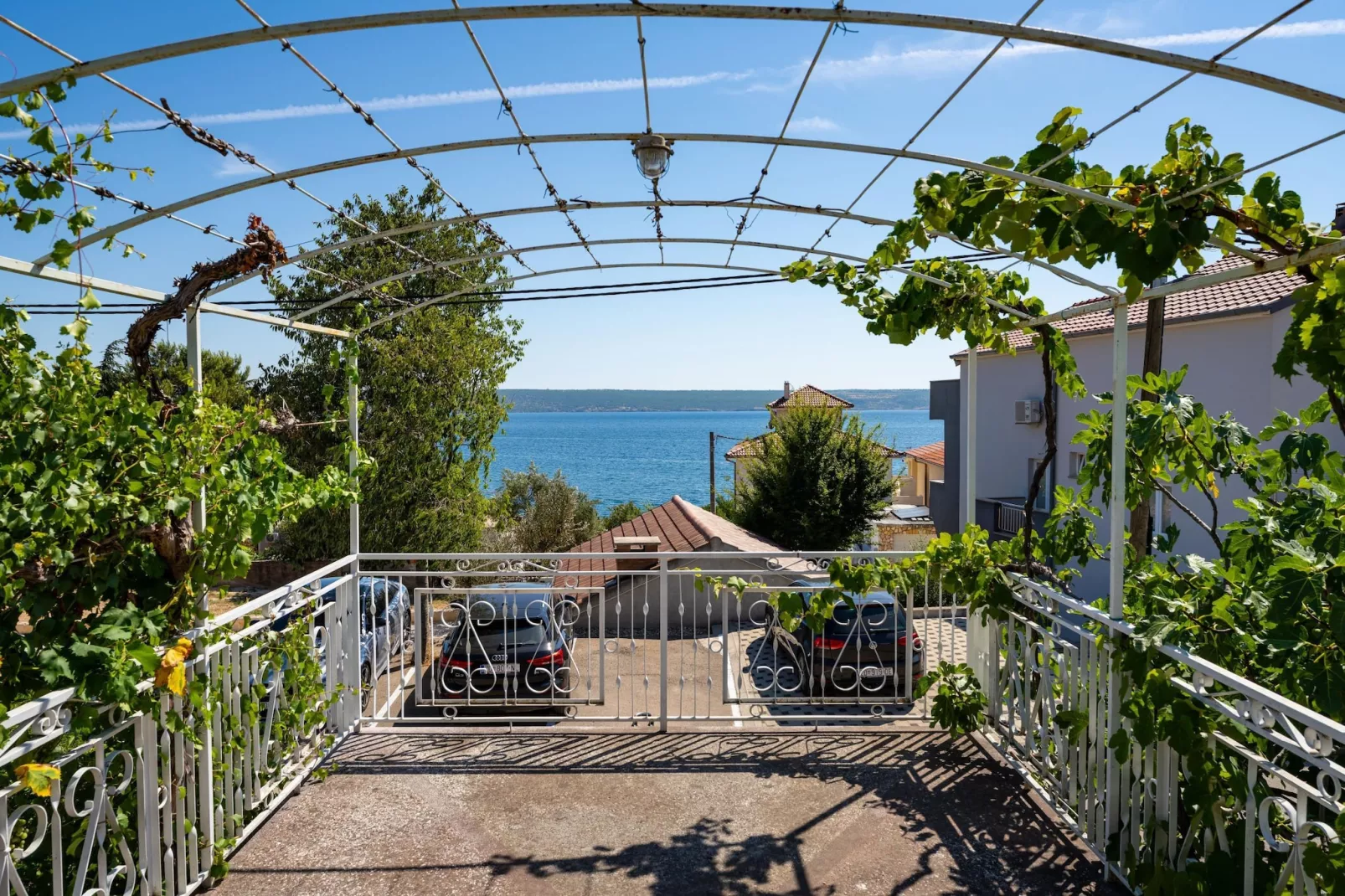 Vacation house Maslenica-Uitzicht zomer