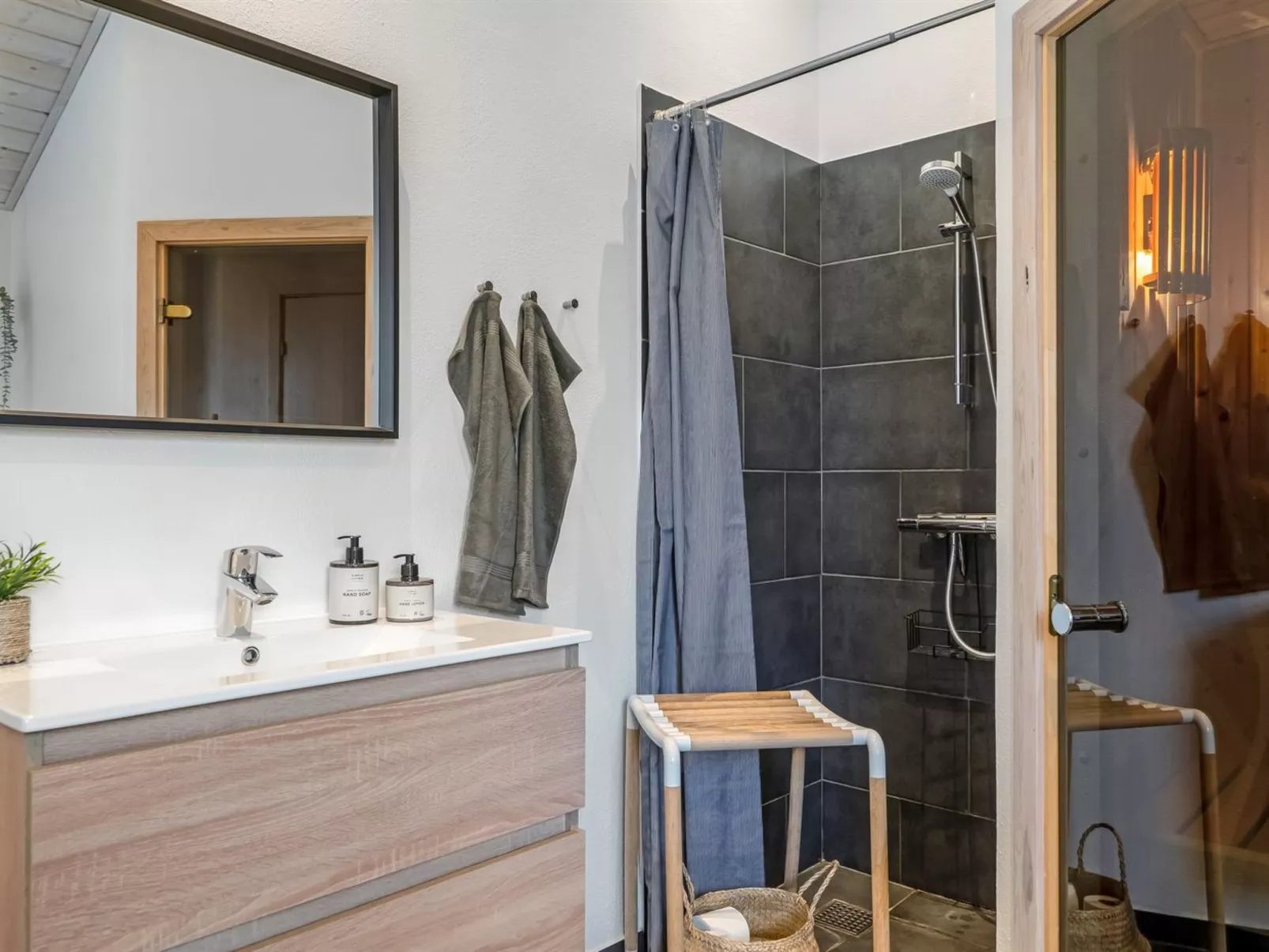 "Javorka" - 1.4km from the sea-Binnen