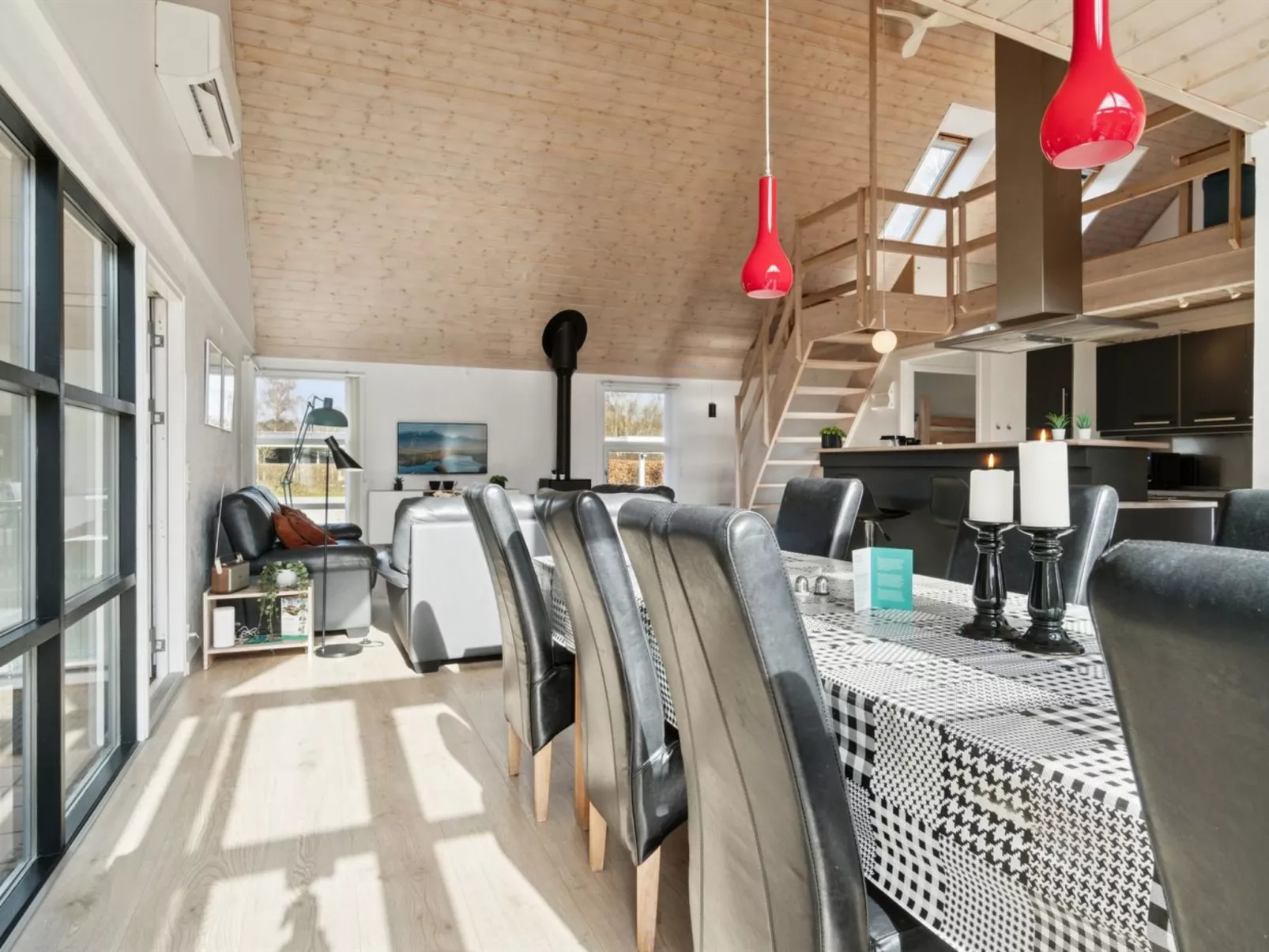 "Soeren" - 300m from the sea-Binnen