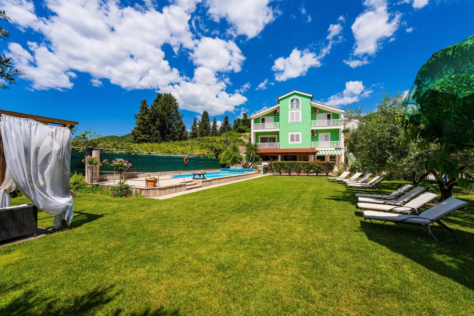 Villa Green Paradise-Tuinen zomer