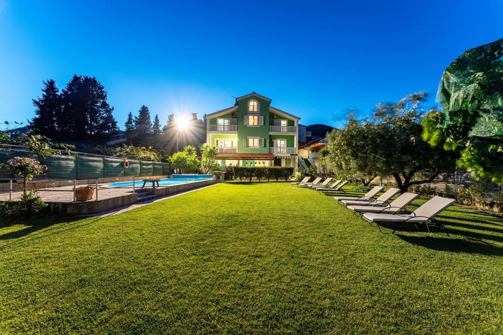 Villa Green Paradise-Tuinen zomer