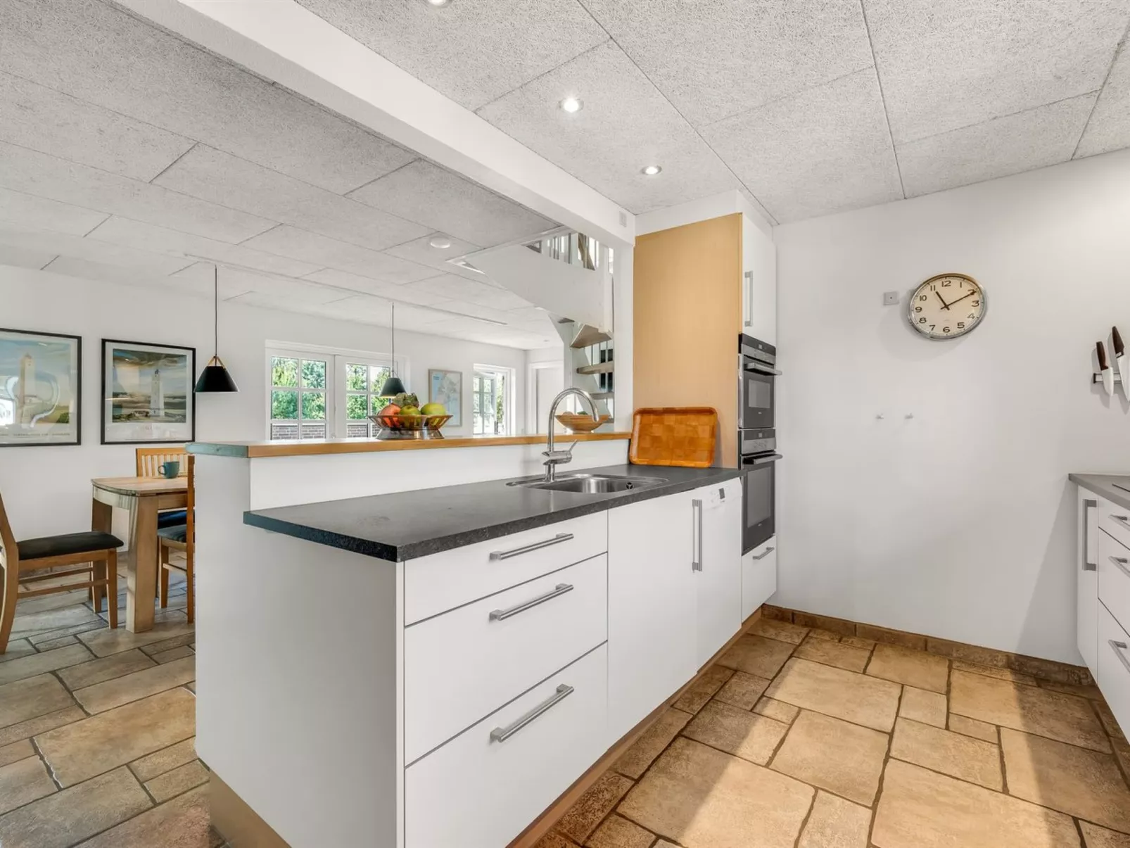 "Adia" - 300m from the sea-Binnen