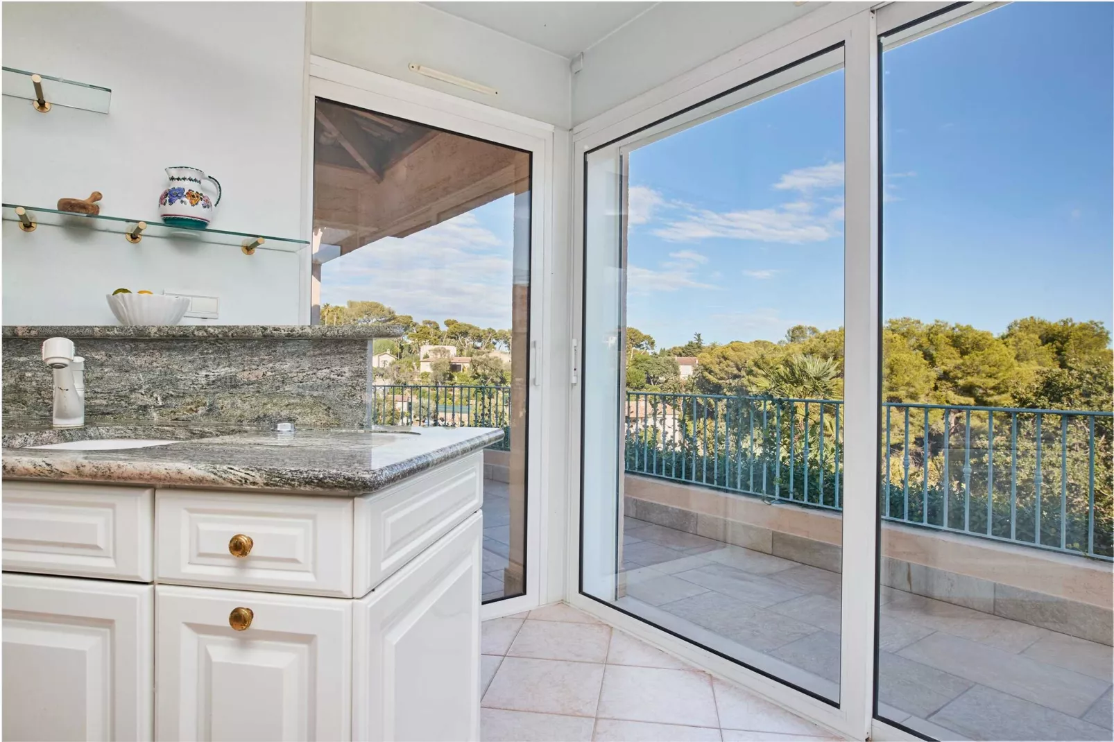 AP-652-PERTUADES-Niet-getagd