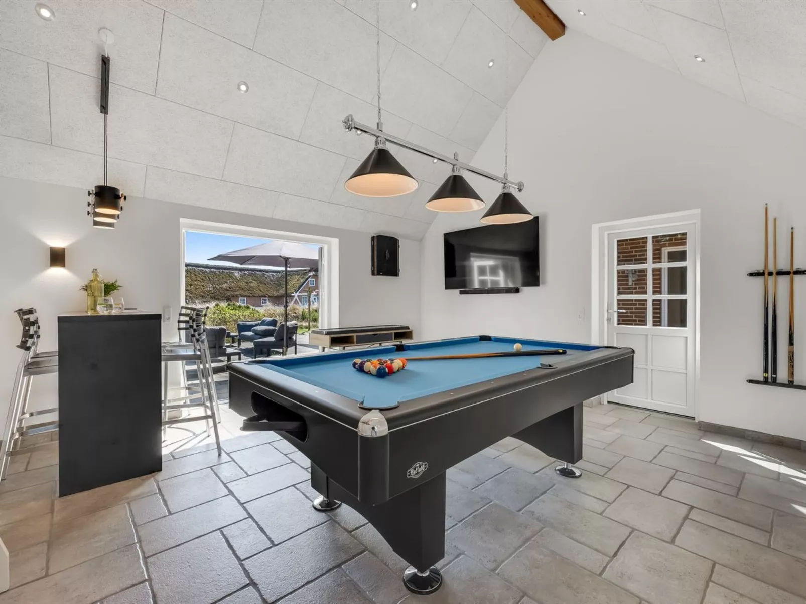 "Adia" - 300m from the sea-Binnen