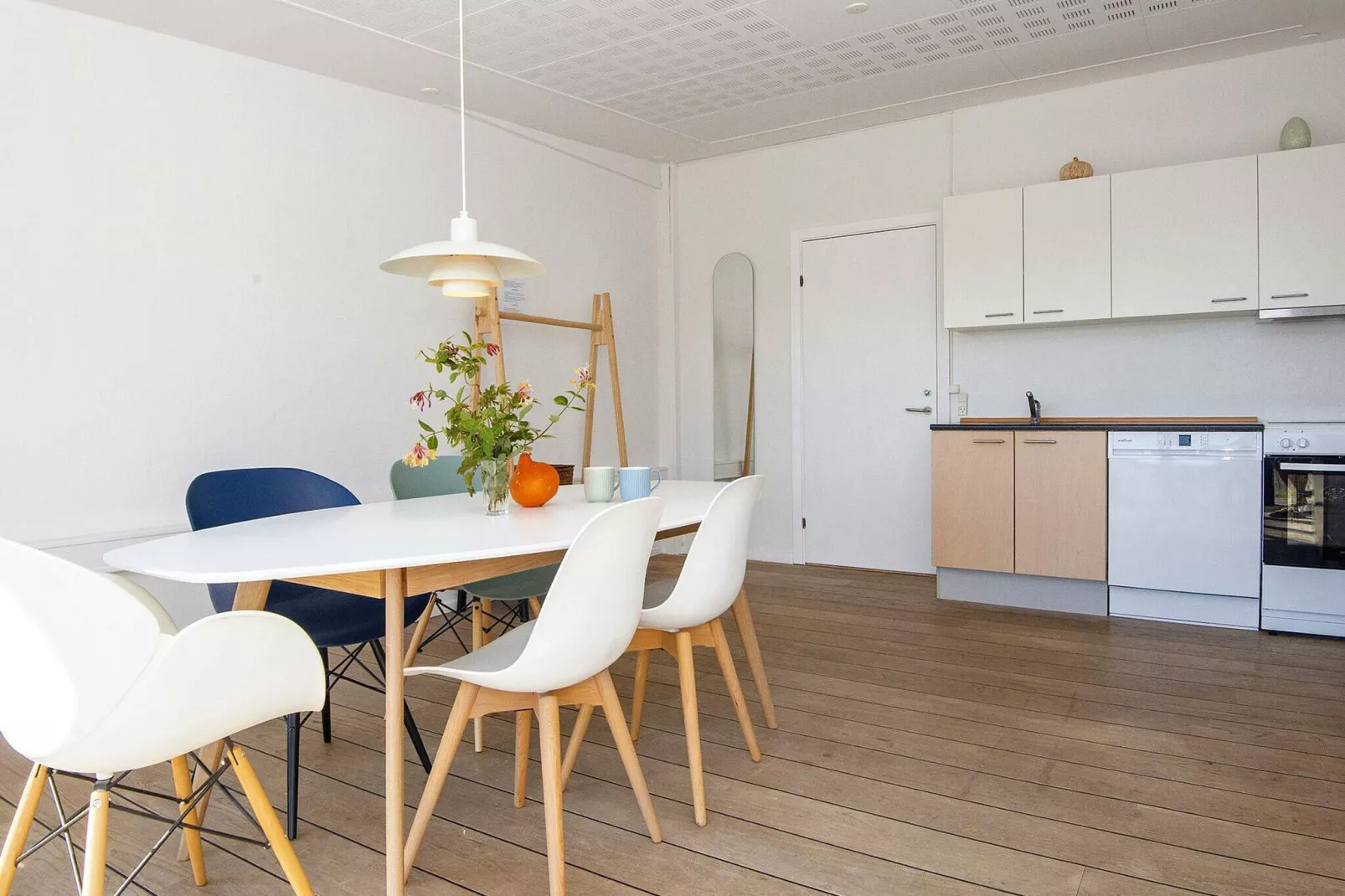 1 vær,Standard, stue/1.sal-Binnen